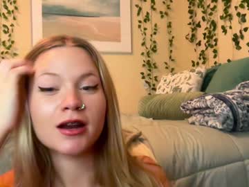 couple Cam Girls Masturbating With Dildos On Chaturbate with iheartcassie2844