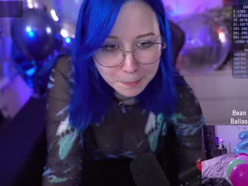 girl
        blue_mooncat cam image #5147109
