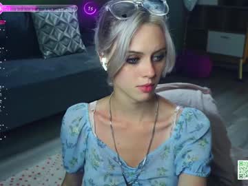 girl
        audreycarvin cam image #4478188