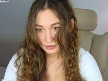 girl
        ambertan1 cam image #6625650