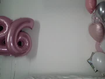 girl
        anibutler cam image #2437273