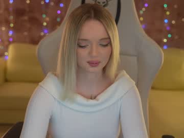 girl
        kira0541 cam image #3580818