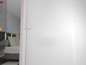 girl
        lili_foxy cam image #6927314