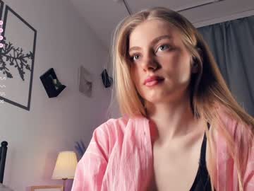 girl
        kateharrise cam image #3669407