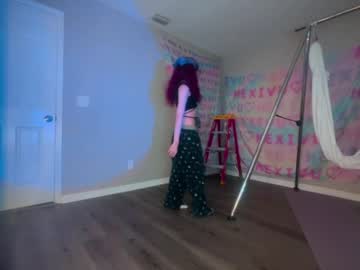 girl
        hexivu cam image #4681537