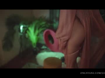 girl
        lucieoude_ cam image #508751