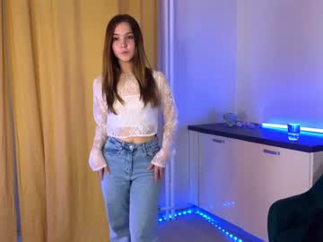 girl
        lorabeam cam image #4073707