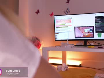 girl
        lil_eva cam image #1884480