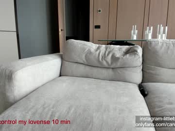 girl
        carolinaherera cam image #4130598