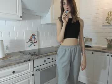 girl
        baileywalton cam image #2318397