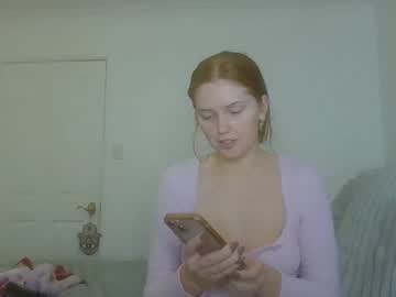girl
        deegale03 cam image #6774808