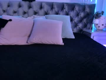 girl
        naomii_soto cam image #6131949