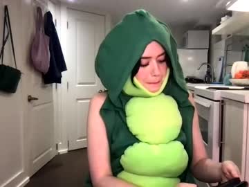 girl
        littlesugarpea cam image #1154550