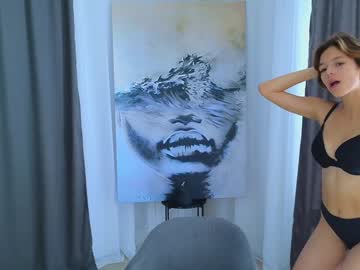 girl
        ottiliefloor cam image #5055490