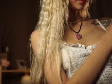 girl
        cuteelsa_ cam image #2336044