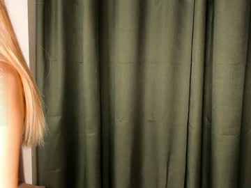 girl
        edwinacornett cam image #4055021