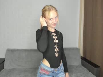 girl
        sandra_buika cam image #1841892