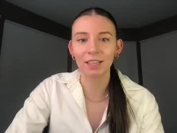 girl
        heidihotte cam image #1299646