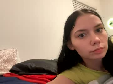 girl
        destiny_yvng cam image #3568517