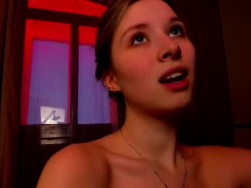 girl
        milablush cam image #915090