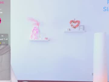 girl
        slimmaya cam image #4696880