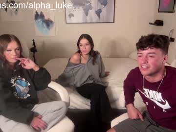 couple
        alpha_luke cam image #2685601