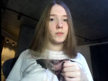 girl
        mysat cam image #276239