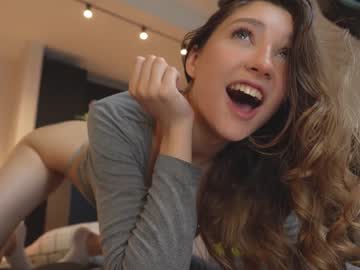 girl
        mia_elfie cam image #4085248