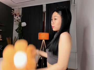 girl
        hinatabroks cam image #5895831