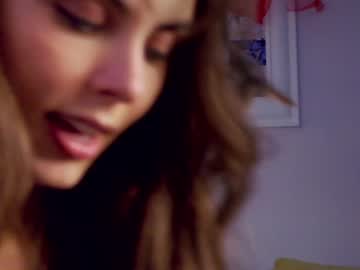 girl
        girl_next_door19 cam image #5674697