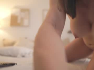 girl
        emyii cam image #3903850