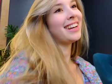 girl
        milablush cam image #1280350