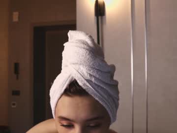 girl
        angella_kleee cam image #1989192