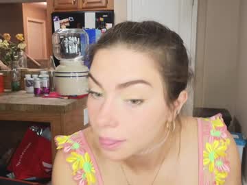 girl
        chroniclove cam image #5051921