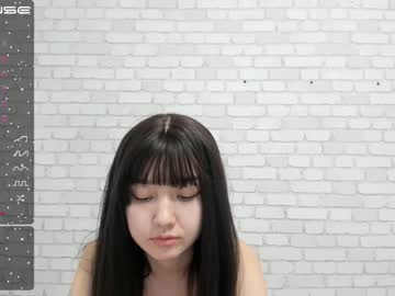 girl
        chanlia cam image #1221988