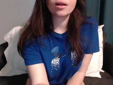 girl
        tinyytina cam image #3190503