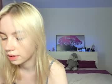 girl
        _emiliaaa cam image #1408880
