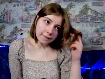 girl
        ruth_sky cam image #263184