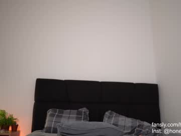 girl
        honeyyykate cam image #4591491