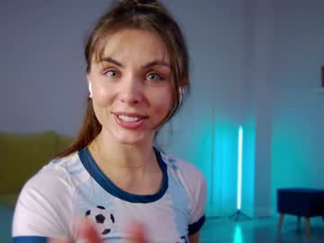 girl
        girl_next_door19 cam image #5523576