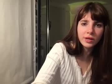 girl
        silkcherryy cam image #1377550