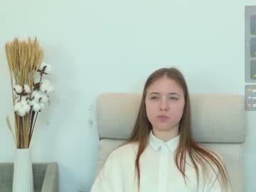 girl
        nico_collard cam image #6415490