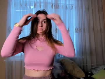 girl
        sylviawatson cam image #661877