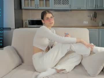 girl
        gellykliar cam image #2744160