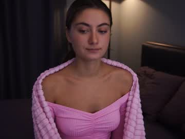girl
        tessarosse_ cam image #2815927
