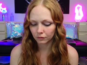 girl
        daphnemadison cam image #6842071