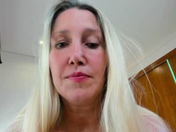 girl
        angel_danm_milf cam image #1567379