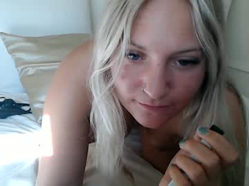 girl
        maee23 cam image #1730206