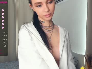 girl
        elfas_cute cam image #1933035
