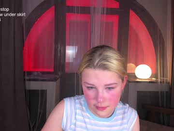 girl
        betty_blush cam image #347612